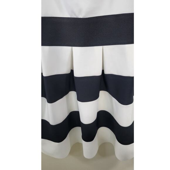 RInaScimento Dress Womens Medium Pleated Black & White Mini Basic Sleek Sexy - Picture 6 of 9